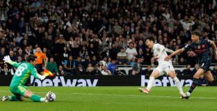 Сон коментира изпуснатия момент срещу Ман Сити